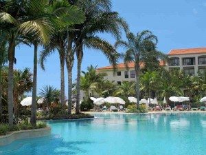 Porto mare, one of the best hotels at madeira, has a wonderful pool area with a beautiful garden. (photo: johnsteffensen. No)