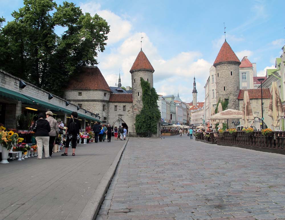 Europas best bevarte middelalderby; Tallinn. En av byportene som fører inn i gamlebyen. (Foto: johnsteffensen.no)
