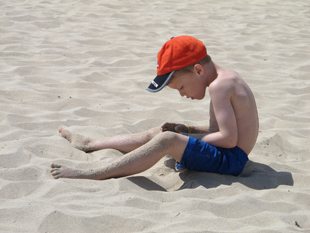Cala mesquida - stranden tiltrakk seg barnebarnas oppmerksomhet. De elsket å være der, og sanden var perfekt! Foto - john steffensen