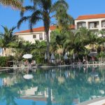 Madeira. Heaven can wait... Det er fantastisk å boltre seg i hotellenes herlige badeanlegg og nyter den livgivende, varme solen ved bassengkanten eller på hotellbalkongen, eller rusler rundt i de mange praktfulle hotellhagene... Foto - john steffensen